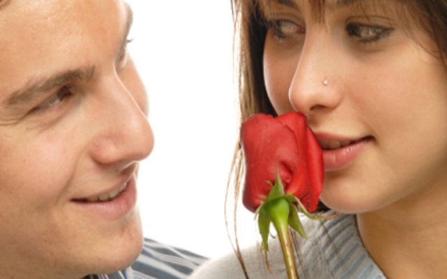تاثیر بوی بدن روی روابط زناشویی